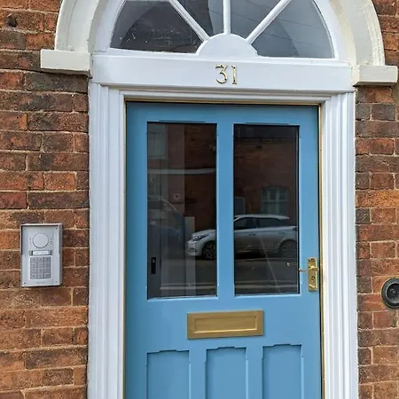 31 High Street - Modern & Stylish 2-Bed Apartment - Inc Parking Husbands Bosworth Exterior photo