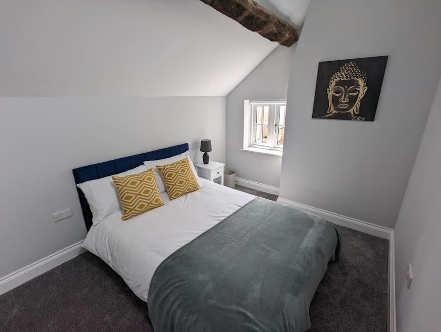 31 High Street - Modern & Stylish 2-bed - Inc Parking