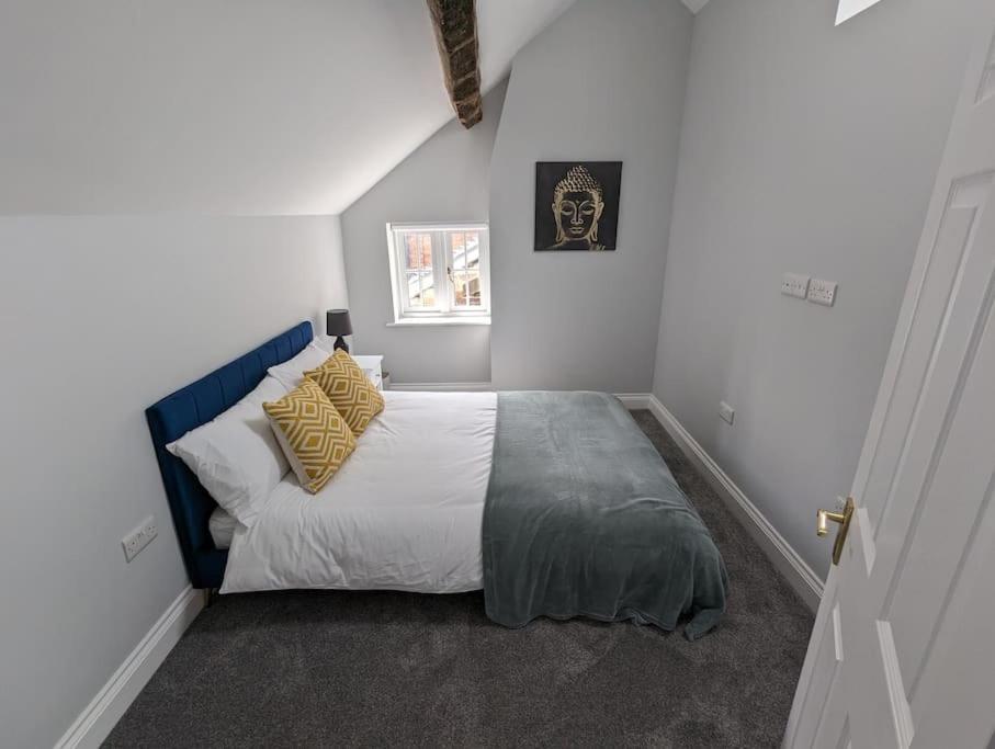 31 High Street - Modern & Stylish 2-bed - Inc Parking * Husbands Bosworth